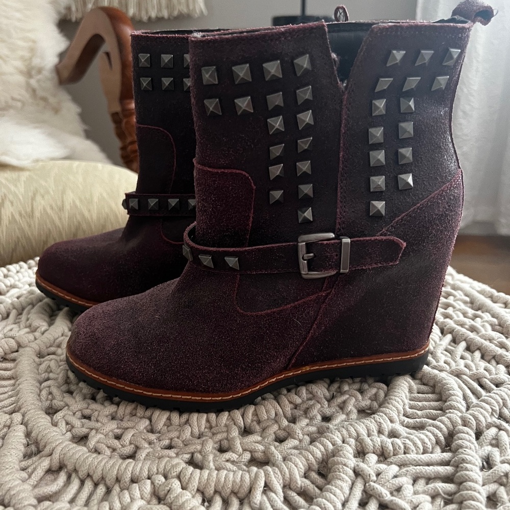 Sketcher booties size 7.5